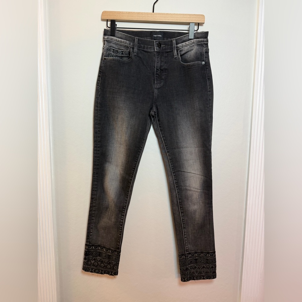 Driftwood Jackie Washed Black Aztec Embroidered Mid Rise Skinny Ankle - size 28